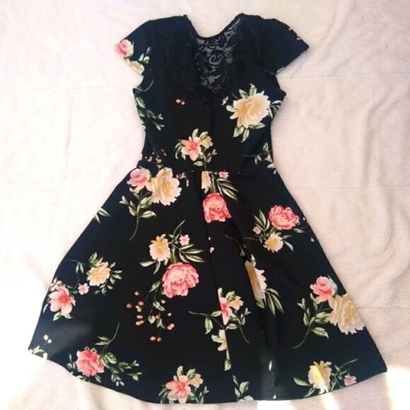 3 Pink Hearts xs black and floral dress spring mini dress summer vneck lace back - Picture 2 of 8